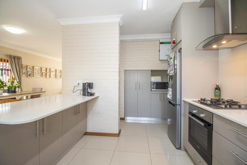 3 Bedroom Property for Sale in Heathfield Western Cape